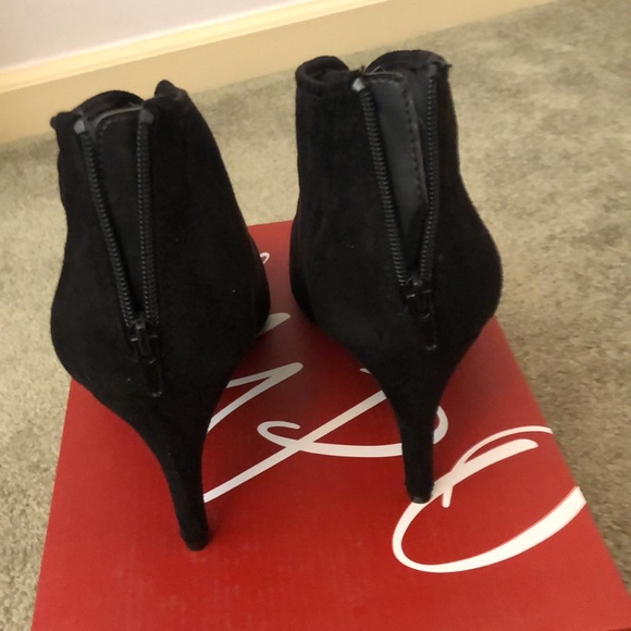 Open toe faux suede black stiletto shoes by Impo - Picture 3 of 5